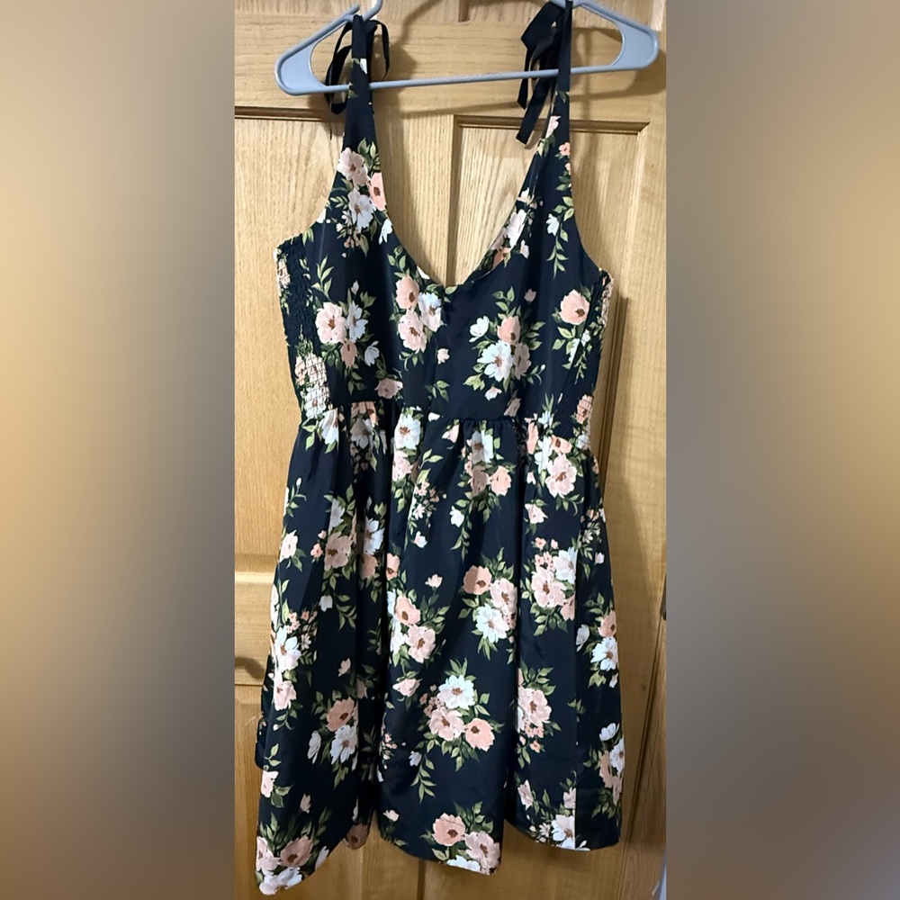 NWT Old Navy Floral Midi Dress - Black and Pink - Picture 3 of 4